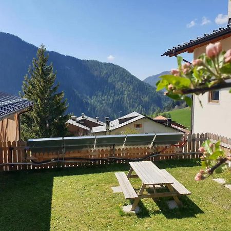 App. Monte Pore - Agriturismo La Majon Colle Santa Lucia Exterior photo