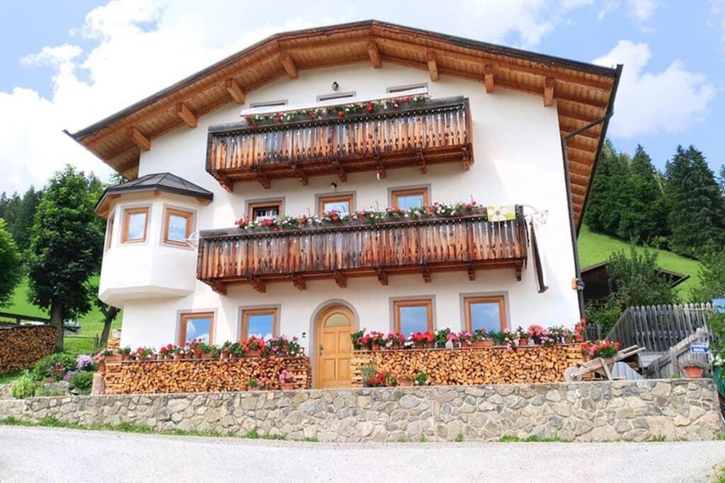App. Monte Pore - Agriturismo La Majon Colle Santa Lucia Exterior photo
